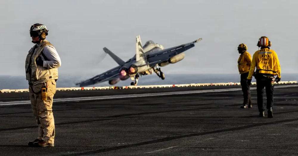 ABD, İran'da Düşen Savaş Pilotunu Başarıyla Kurtardı: Trump Operasyonu Tarihi Olarak Nitelendirdi
