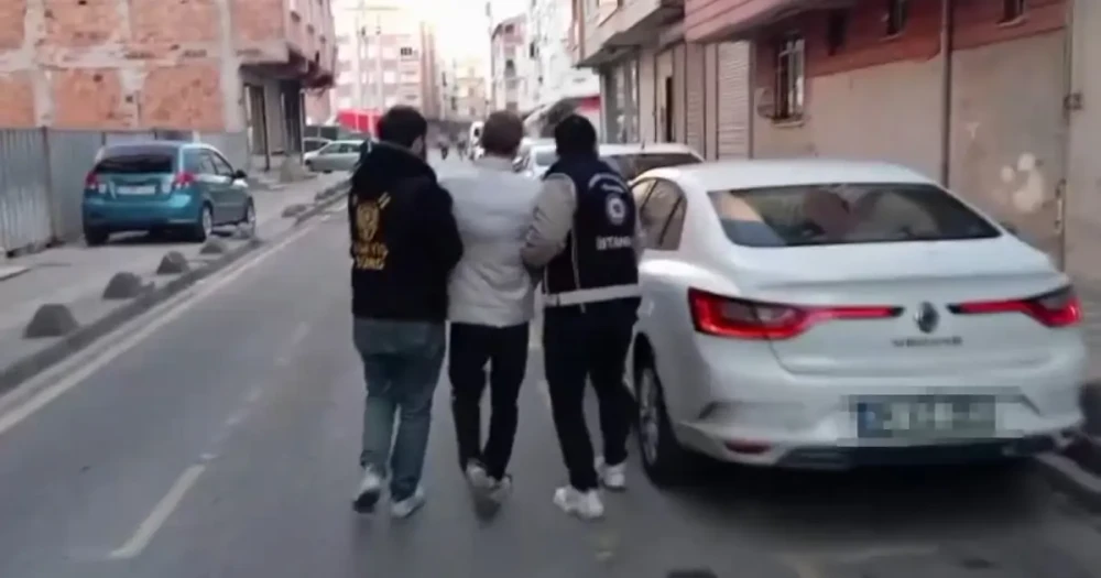 Yabancılara Sahte Belgelerle İkamet İzni Çıkaran Şebekeye Darbe: 51 Gözaltı