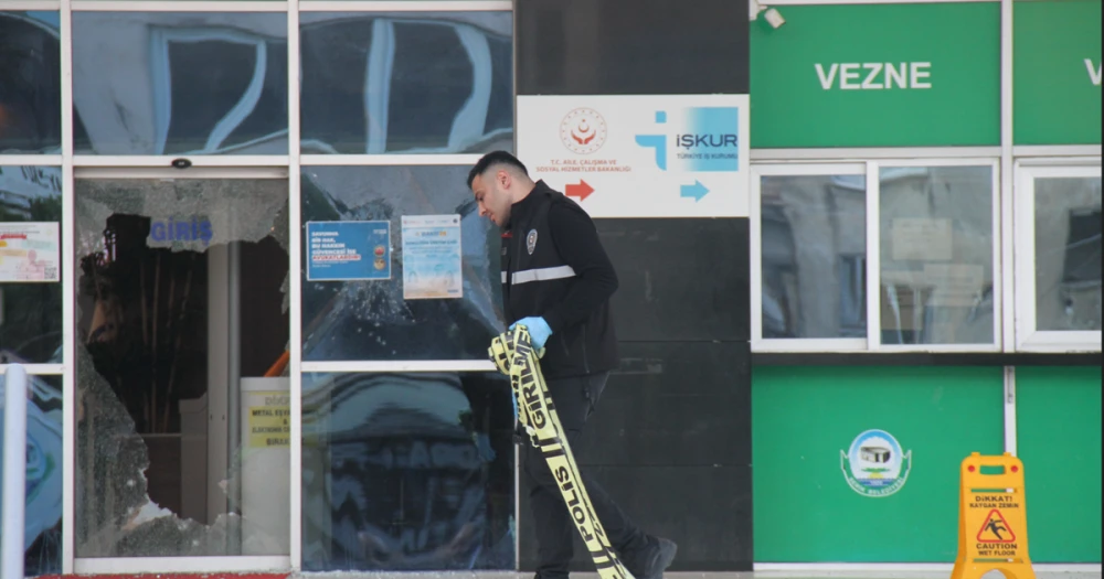 Antalya'da Belediye Binasına Silahlı Saldırı