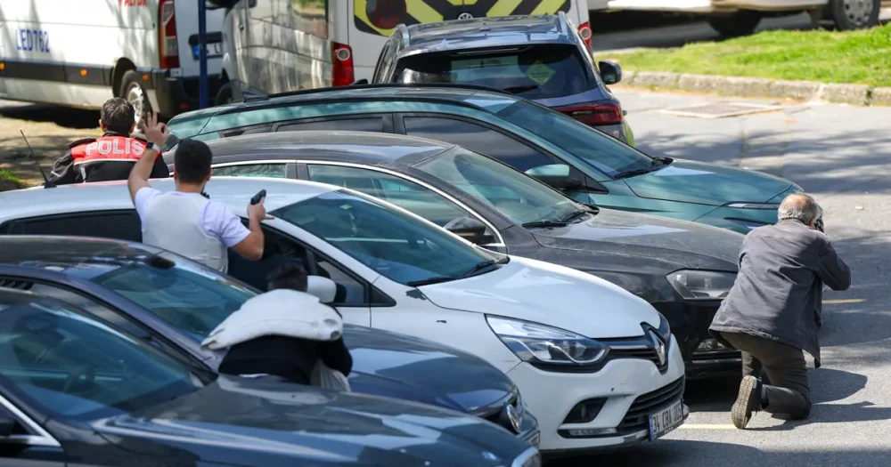 İstanbul'da İsrail Konsolosluğu Yakınında Çatışma: Siyasilerden Sert Tepkiler