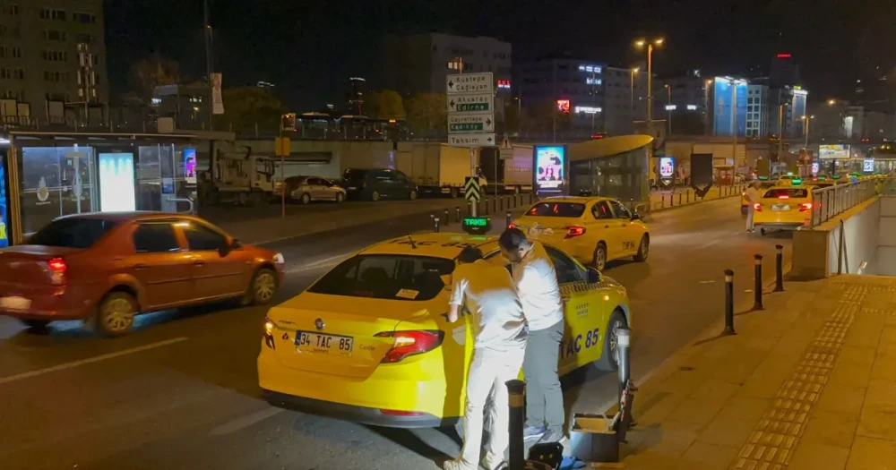 Yolcuyla Çıkan Kavgada Taksici Ağır Yaralandı