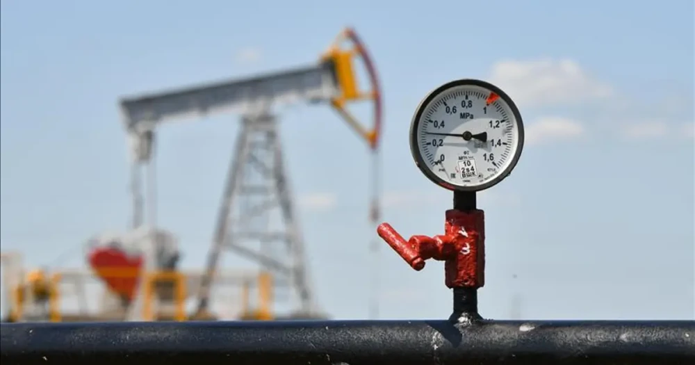Petrol diplomasiyle yön buluyor