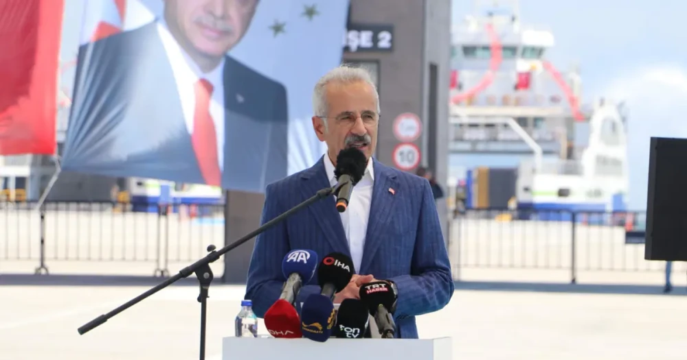 Bakan Uraloğlu, İstanbul-Çanakkale yolculuğunun 2 saate düşeceğini duyurdu
