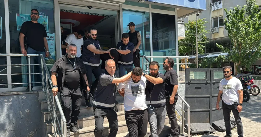 Aydın Kapalı Pazaryeri'ndeki Silahlı Saldırıda 2 Kişi Öldü, 4 Şüpheli Tutuklandı