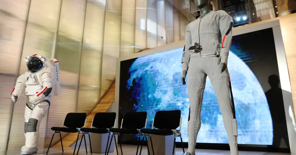 Prada, NASA ve Artemis 4 projesine katılıyor: Uzay giysileri için yeni kıyafet tanıtıldı