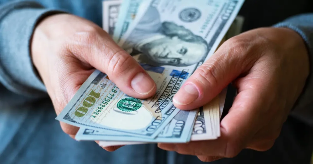 Dolar faiz artırımını fiyatlıyor