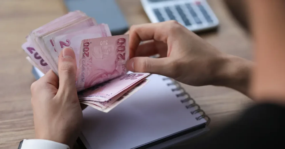 Faizsiz Kredi Veren Bankalar Belli Oldu, 100 Bin Lira Anında Hesaba Geçiyor