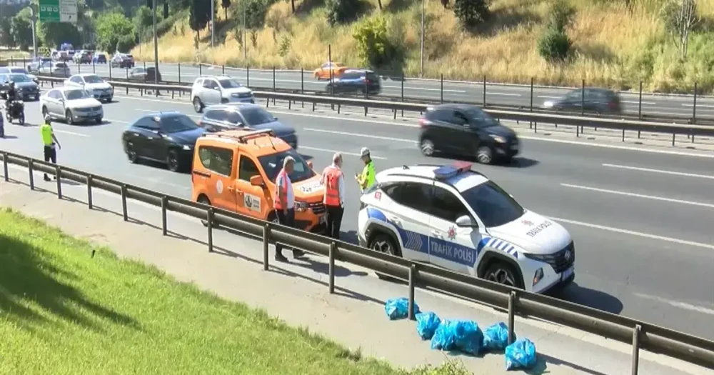 Tem Otoyolu'nda Araç Takla Attı: Trafik Kilitlendi