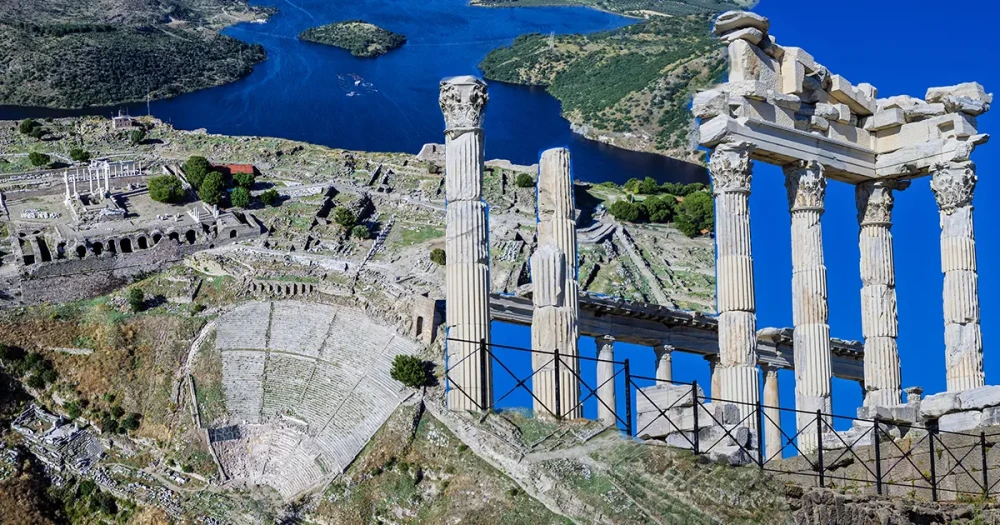 Antik Çağın En Dik Tiyatrosu Bergama’da Buluşuyor