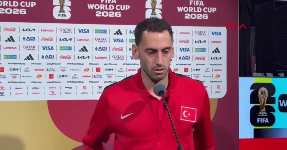 Hakan Çalhanoğlu: Önemli olan bu maçı en çabuk şekilde unutmak ve önümüzdeki iki maça bakmak