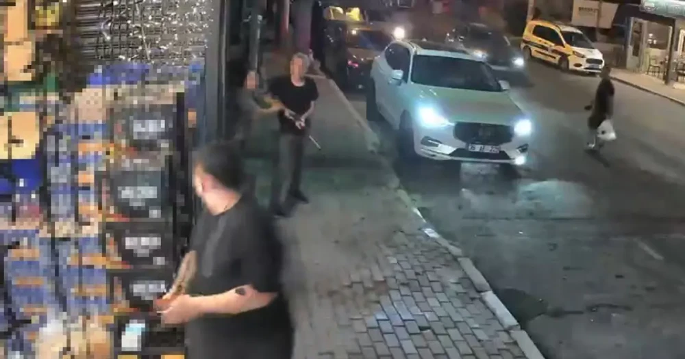 Şikayet Yalanı Pazarlanarak Patladı: İzmir'de Mahalle Ortasında Silahlı Gerilim