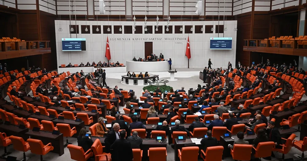 Meclis'in gündemi yeni haftada yoğun. Emniyet, basın ve taksi düzenlemesi...