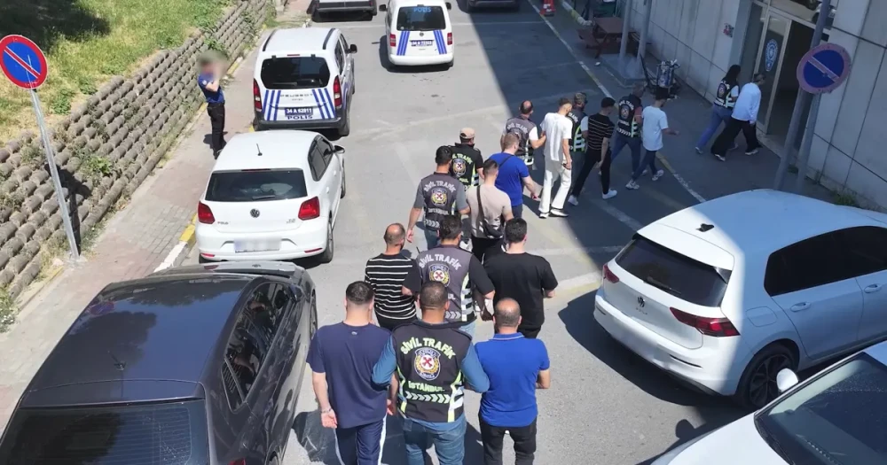 Trafikte konvoy yapan 10 sürücüye 230 bin lira ceza