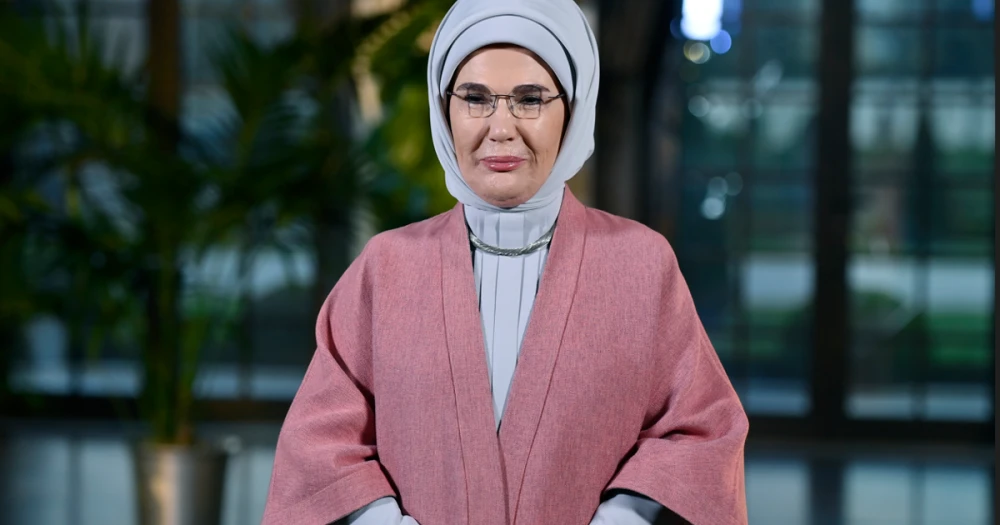 Emine Erdoğan'dan İzmit Körfezi'ndeki Dip Çamuru Temizliğine Övgü