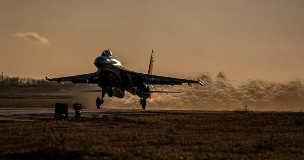 Su-24M Bombardıman Uçağı Hmelnitski Bölgesinde Düşüşe Uğradı