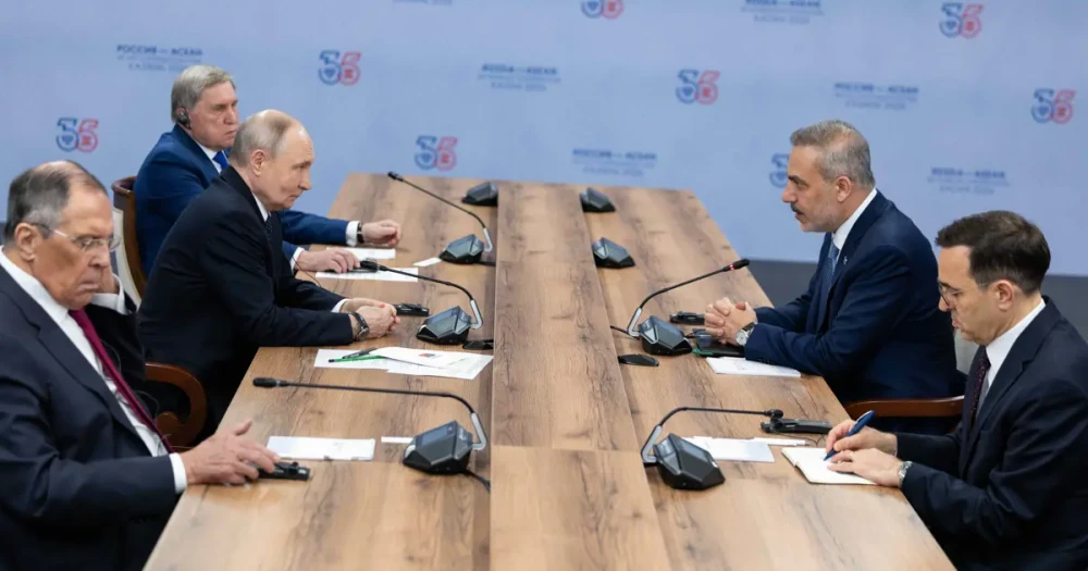 Dışişleri Bakanı Fidan, Kazan’da Putin ile Görüşme Yaptı
