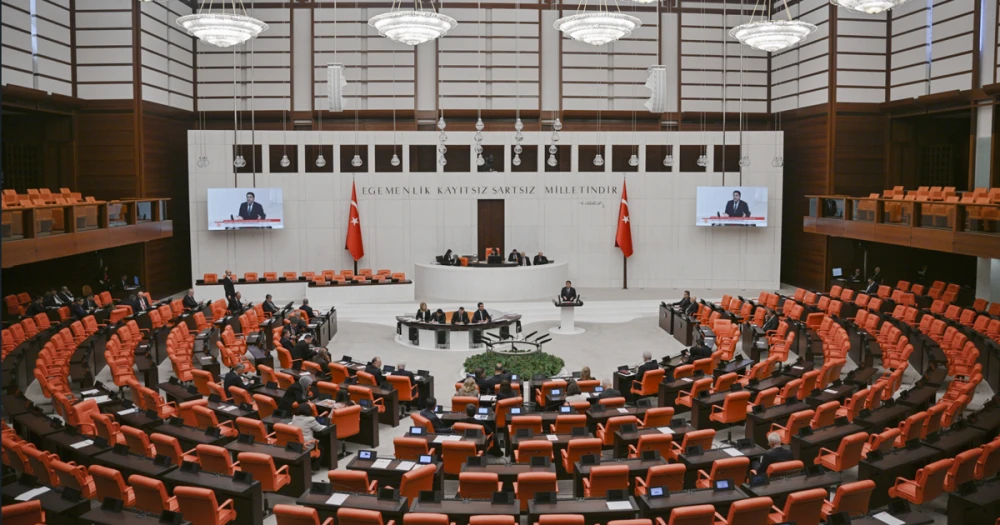 Emniyet, basın ve taksi düzenlemesi. İlk 6 madde kabul edildi