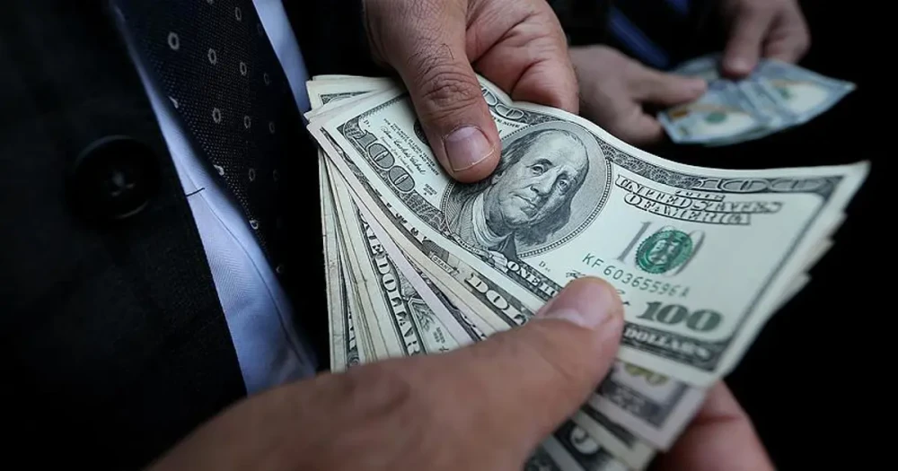 Fed Sinyalleri Doları Yükseltirdi: Enflasyon ve Geopolitik Etkiler