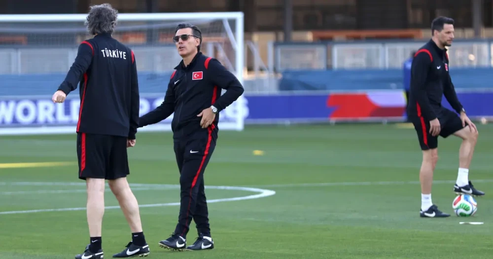 A Milli Takım idmanında dikkat çeken ayrıntı. Montella'dan iki futbolcuyla özel görüşme