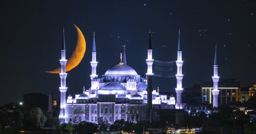 İstanbul'da Hilal Şöleni