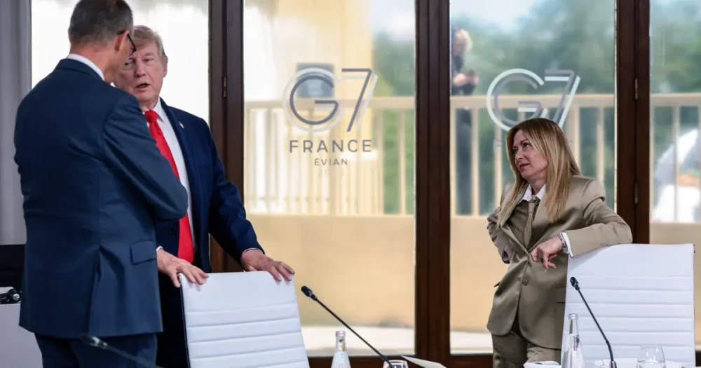İtalya ve ABD Arasında Fotoğraf Krizi: Meloni, Trump’ın Sözlerini Tamamen Uydurma Beyan Etti