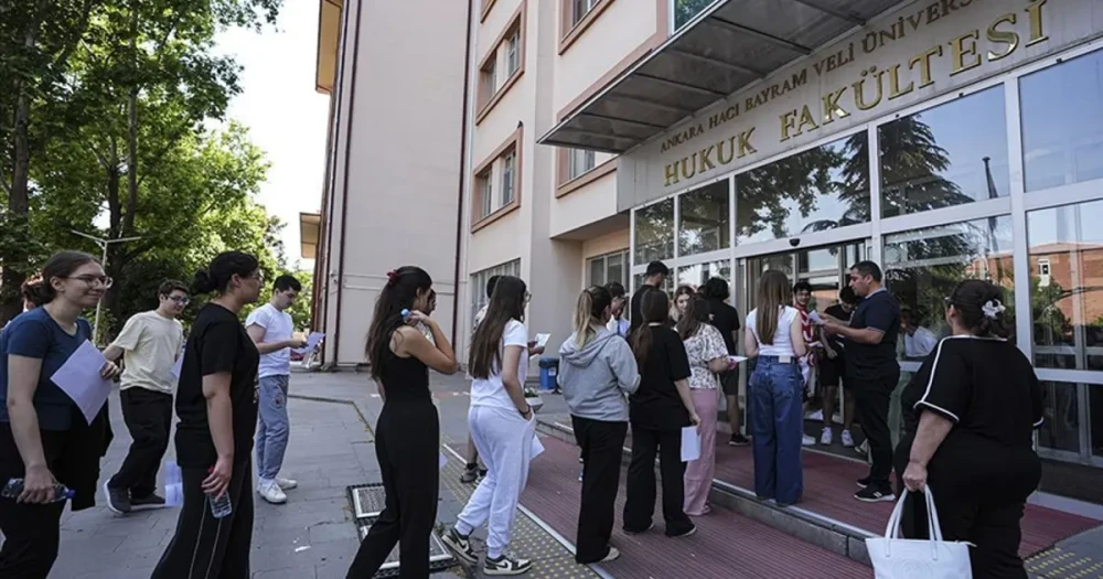 2.5 Milyon Üniversite Adayı Sınav Merkezlerinde Buluşuyor