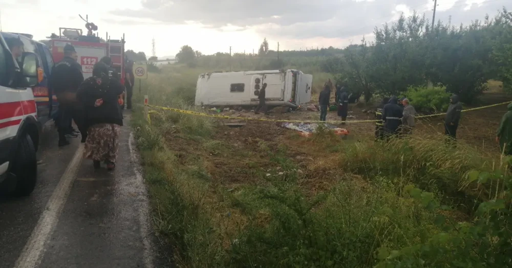 Isparta'da tur otobüsü devrildi. 4 kişi öldü, 15 kişi yaralandı