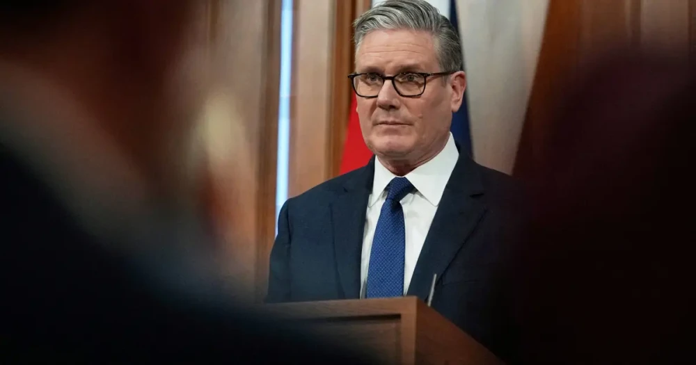 İngiltere Başbakanı Keir Starmer Görevden Çekilmeye Yakın mı?
