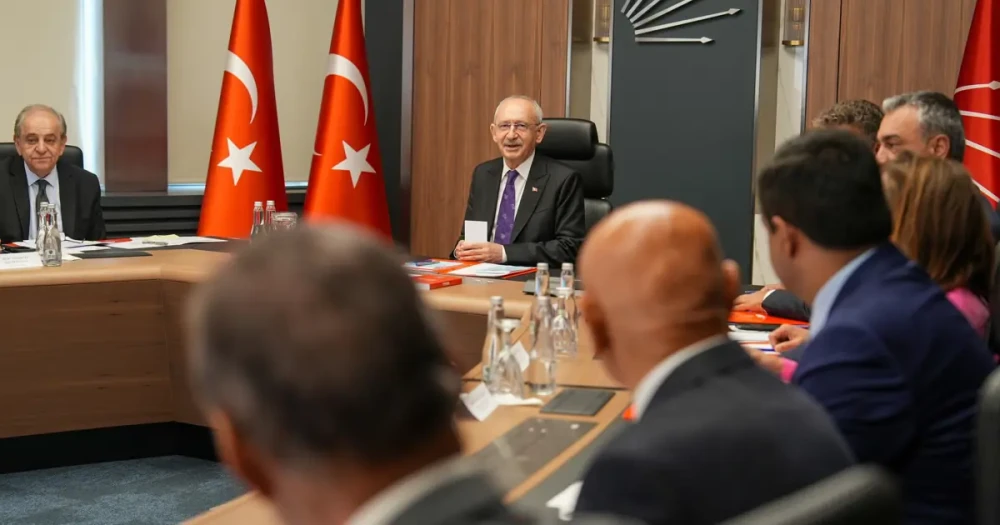 Son Dakika: CHP'de İki İl Başkanı Görevden Alındı