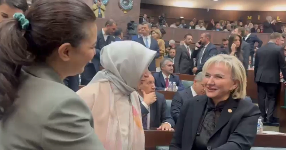 CHP'den Ayrılan Nimet Özdemir, AK Parti'ye Katıldı