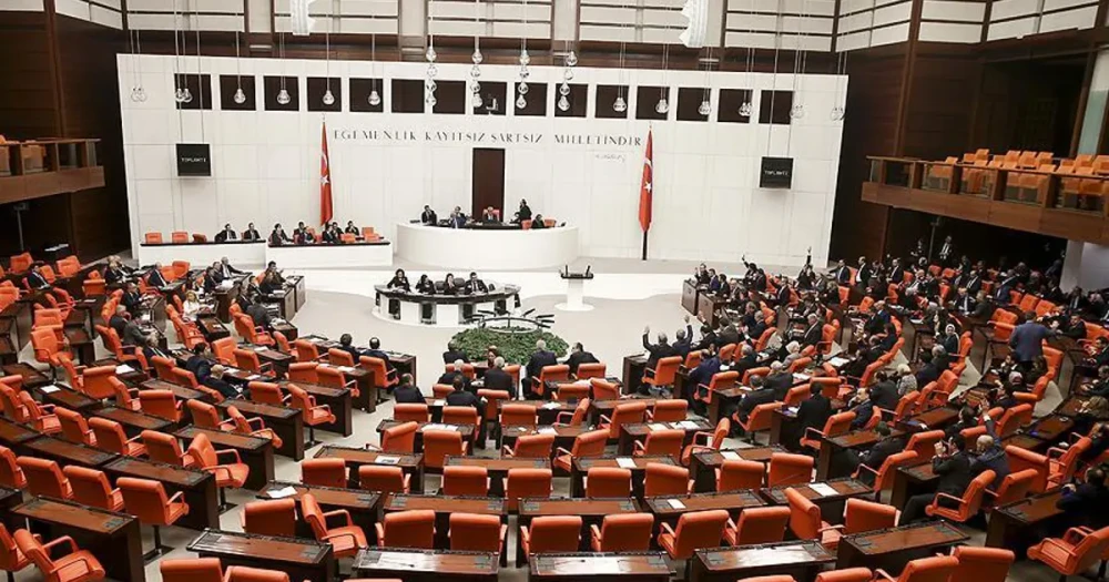 Torba Yasa Teklifi Yasalaştı: Emniyet, Basın ve Taksicileri Etkiliyor