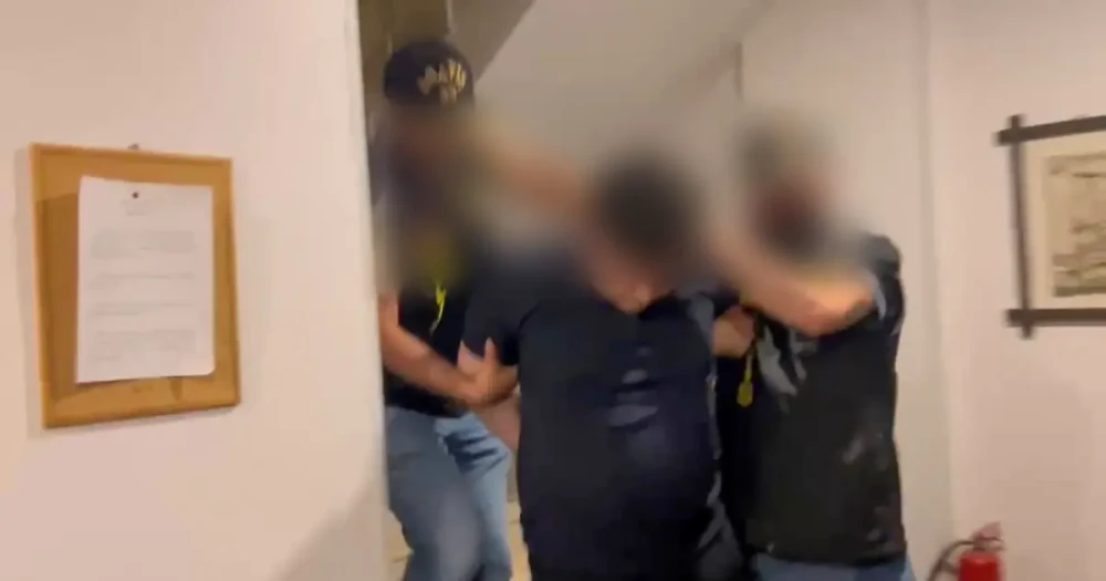 Kırmızı bültenli uyuşturucu kaçakçısı Mersin'de tutuklandı