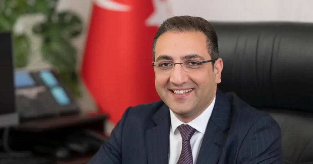 Seferihisar Belediyesi'nde rüşvet operasyonu: Balçova Belediye Başkanı Onur Yiğit adli kontrolle serbest