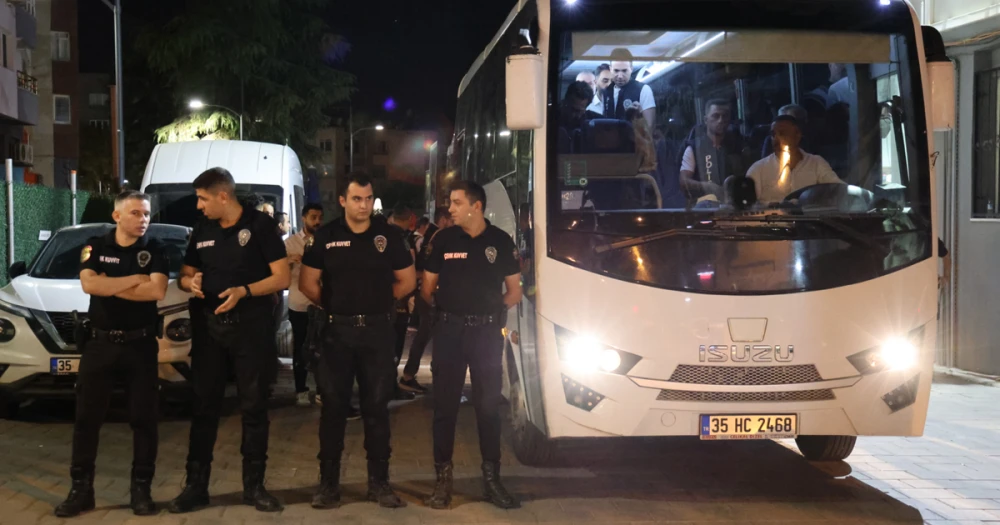 Seferihisar Belediyesi'ne operasyon. Belediye Başkanı Yetişkin ve 19 şüpheli adliyede