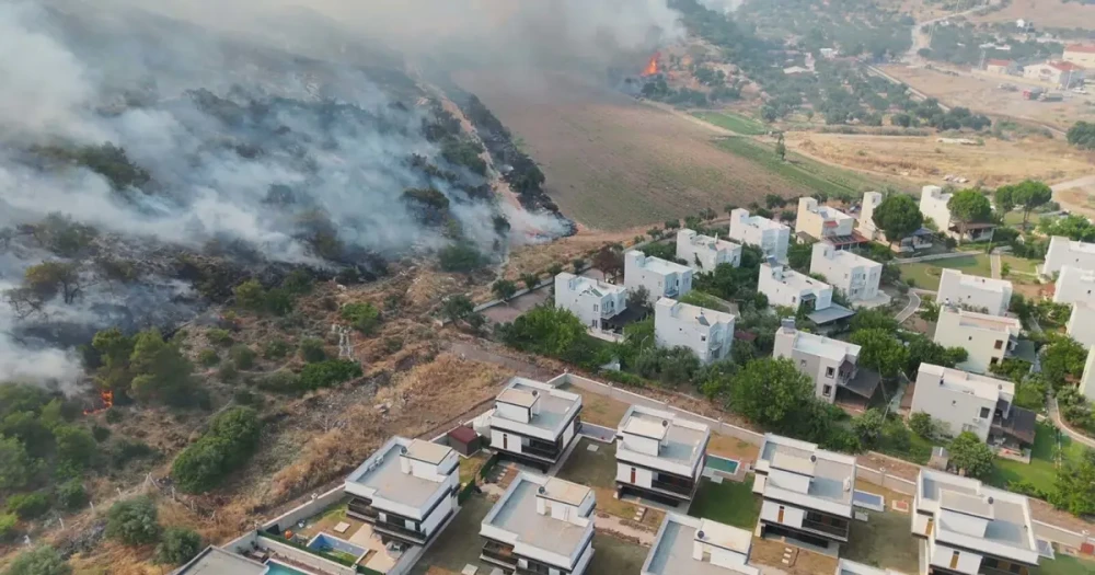 İzmir ve Bursa’da Orman Yangını: Ekiplerin Müdahalesi Sürüyor