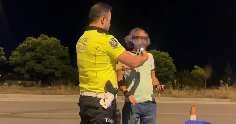 Polislere Selam Vermek İçin Gelen Sürücü 3.28 Promil Alkollü Çıktı