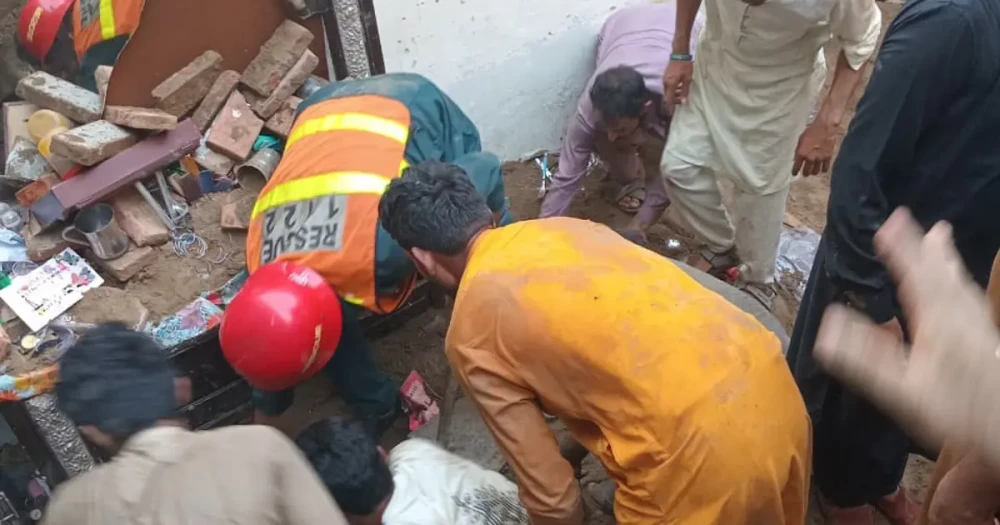 Pakistan'da Dershanenin Çökmesi: 14 Öğrenci Ölüm