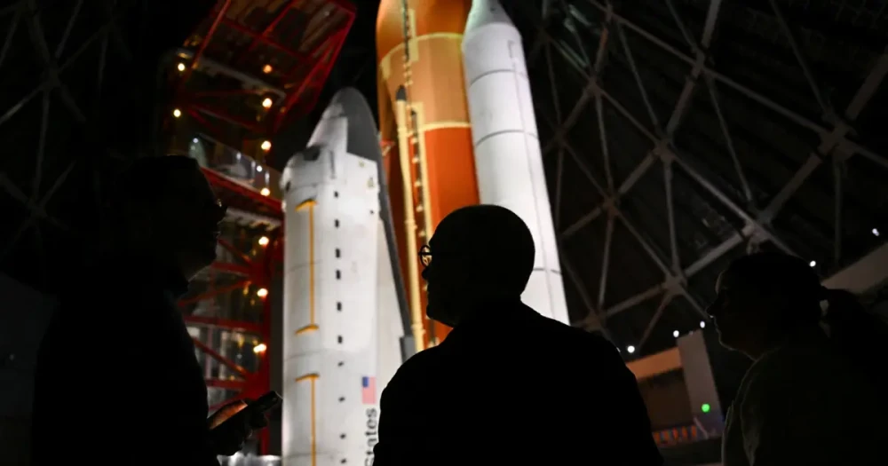 NASA Ay’da Kalıcı Üs Kurma Planı İçin Üç Yeni Görev Açıklıyor