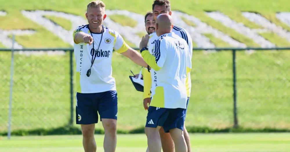 Dirk Kuyt Fenerbahçe’ye Geri Dönüşünü Duyurdu: “Şampiyonluk Hedefimiz Var”