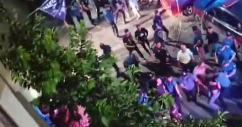 İstanbul’da Mahalleyi Sokağa Döken İddia: Kendini İş Yerine Kilitledi
