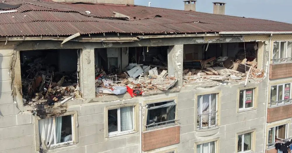 Çorlu'da apartman dairesindeki patlamanın nedeni belli oldu, hasar gün ağarınca ortaya çıktı