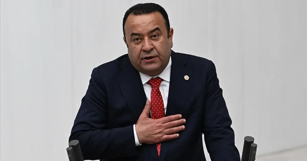 Adnan Beker CHP'den istifa etti