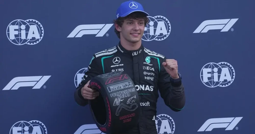 Mercedes Pilotu Kimi Antonelli Sprint Yarışını Kazandı