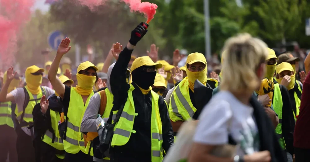 Almanya’da AfD kongresine protesto ablukası