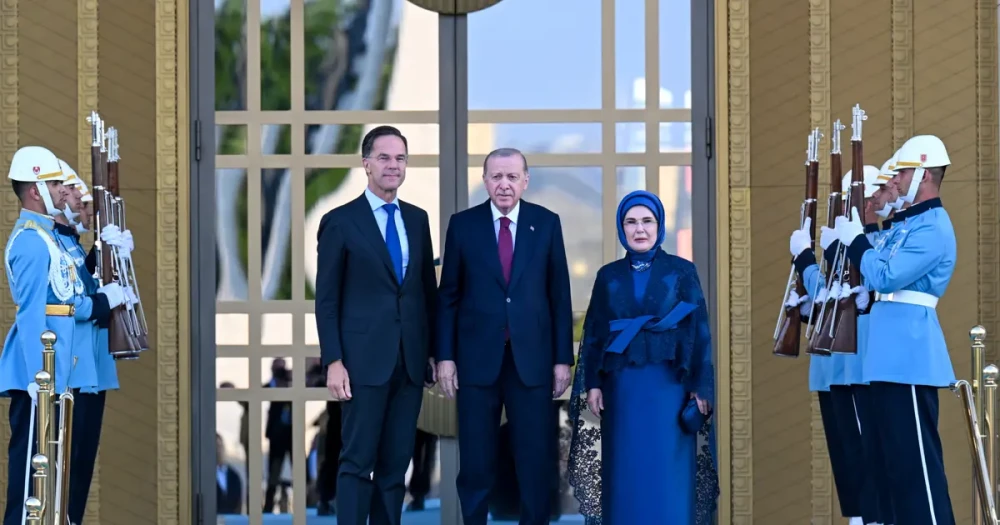 Erdoğan Çifti Liderleri Büyüleyici Bir Şekilde Karşıladı