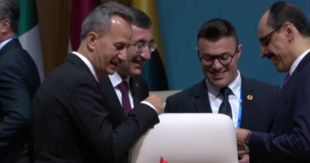 Liderlere özel kalem jesti: Erdoğan'ın kalemi mercek altında