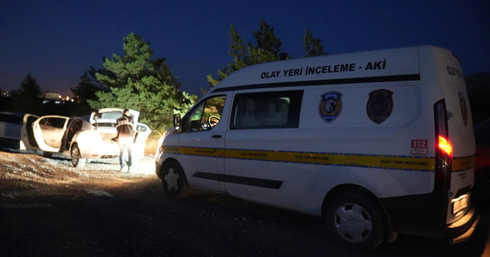 Silahlı Saldırı Şüphelisi Polisten Kaçarken Tırın Altında Kaldı