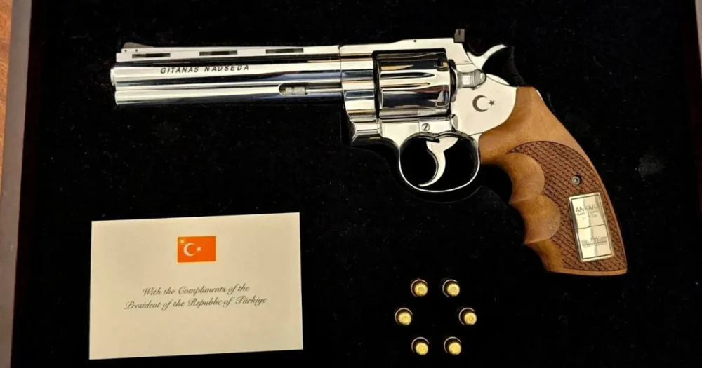 Cumhurbaşkanı Erdoğan’ın NATO Liderlerine Takdim Ettiği Yerli Revolver Gümüşay’ın İlk Fotoğrafları Ortaya Çıktı
