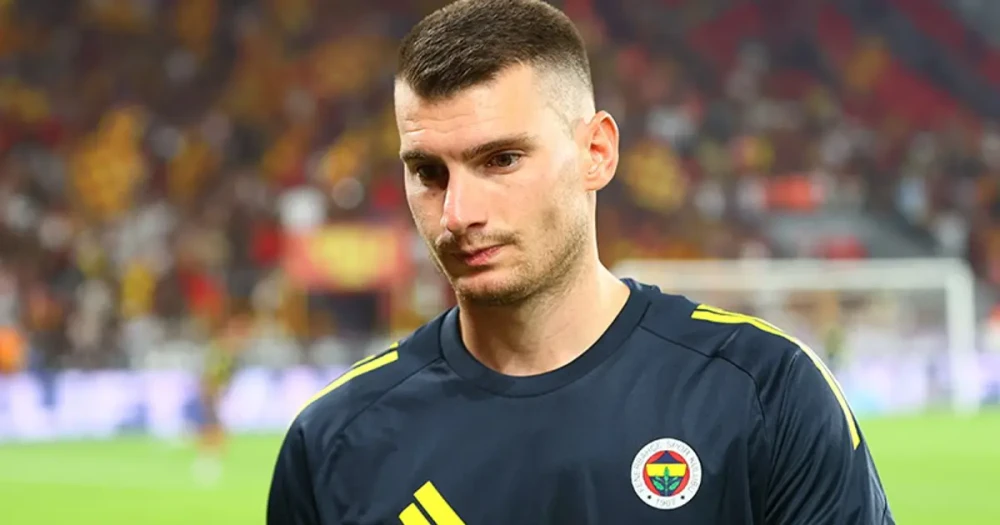 Fenerbahçe’de Livakovic Şoku: Resmi Teklif Geldi, Ayrılık Göründü