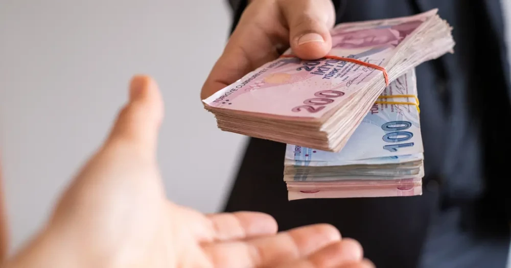 O saaten sonra tek bir müşteri bile içeri alınmayacak. Çalışma saatlerine resmi ayar geldi